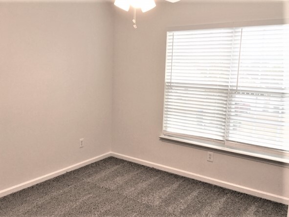 Building Photo - 113 Longbourne Way