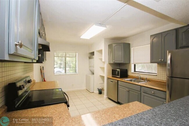 Building Photo - 8795 NW 35th St