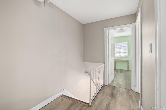 Building Photo - 73 Town House Dr
