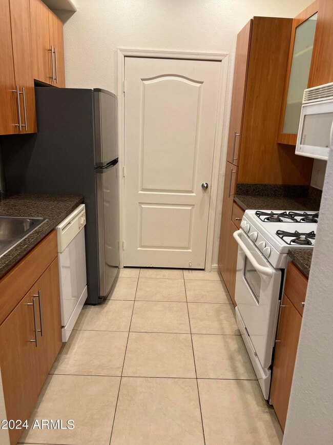 Building Photo - 6900 E Princess Dr