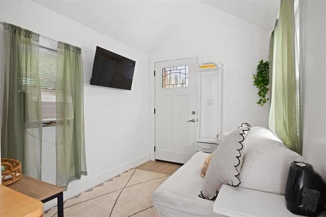 Building Photo - 1167 Ridgeway Dr