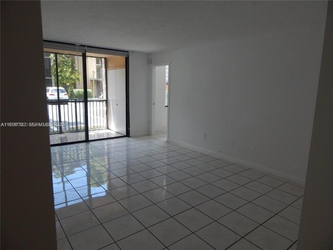 Building Photo - 14301 N Kendall Dr