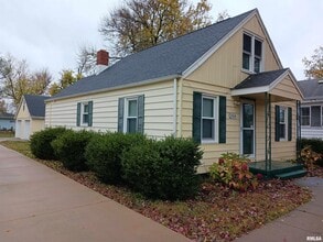 Building Photo - 1914 W Richwoods Blvd