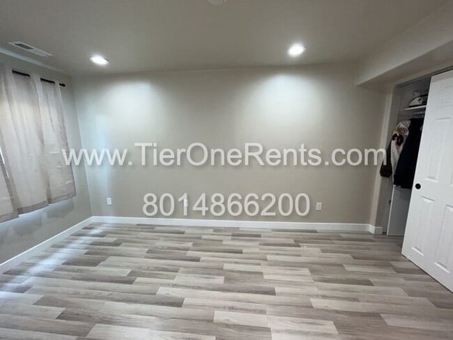 Building Photo - This property offers a NO DEPOSIT option a...