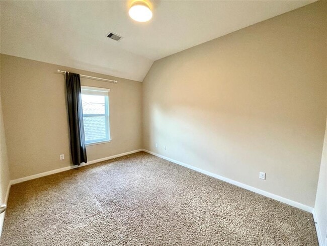 Building Photo - 6165 Bridgewater Ln