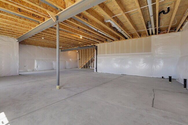 Building Photo - $2,995, 3-bed, 2.5-bath located in Castle ...