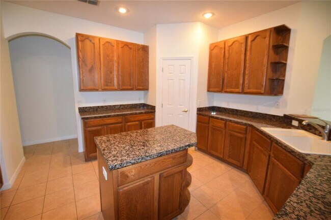 Building Photo - 2604 Lutza Way