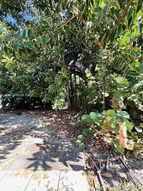 Building Photo - 901 SW 4th Terrace