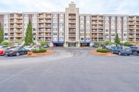 Building Photo - 1550 Worcester Rd