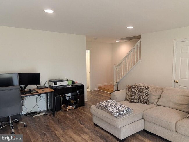 Building Photo - 505 Breckinridge Square SE