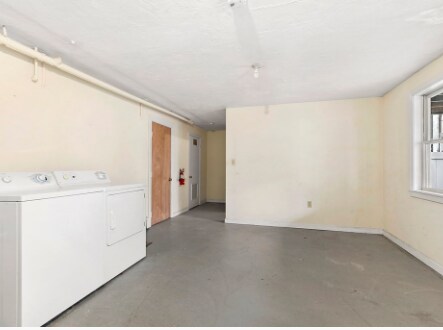 Building Photo - 324 W 3rd St