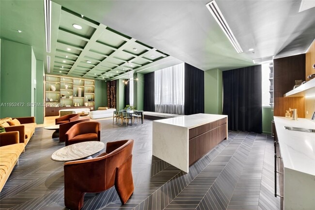 Building Photo - 11 NE 6th St