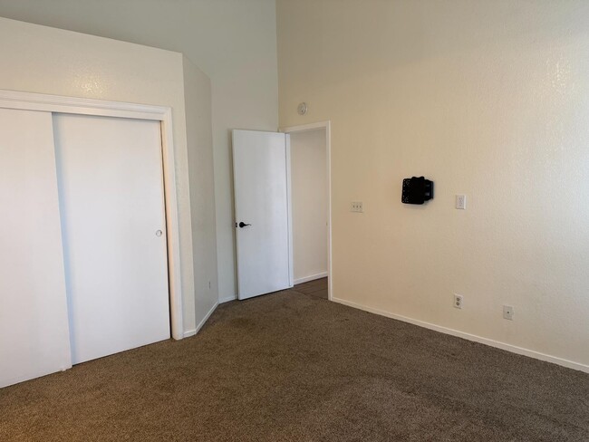 Building Photo - 2134 E Pinedale Ave