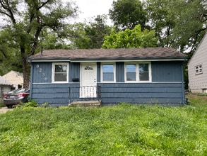 Building Photo - 8239 Wayne Ave