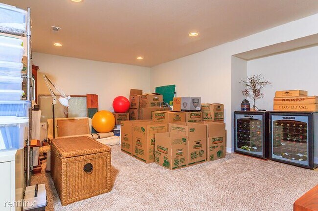 Building Photo - 4 br, 3 bath Townhome - 2851 E. Geddes Pl.