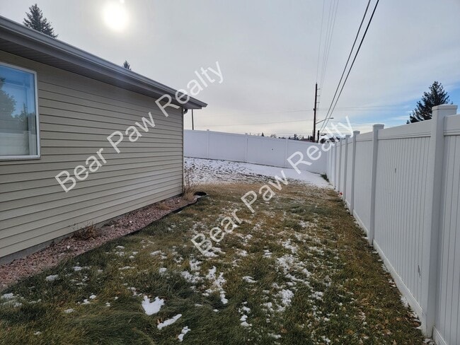 Building Photo - 4403 Springer Ct