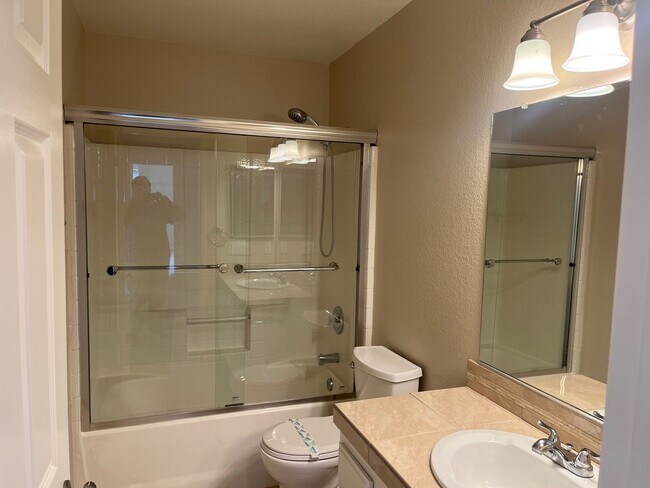 Building Photo - Murrieta 4 Bedroom