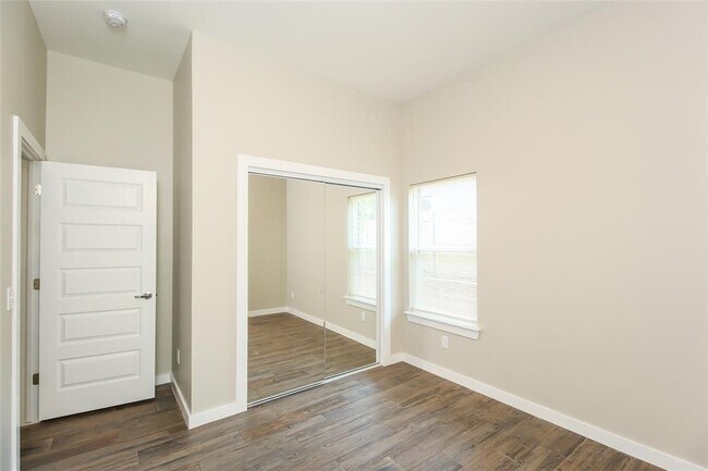 Building Photo - 11319 Paradise Out Ln