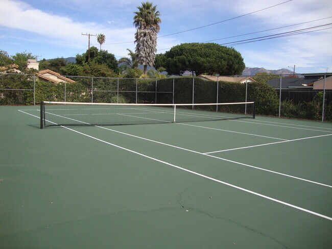 Tennis Court - 565 Camino de la Aldea