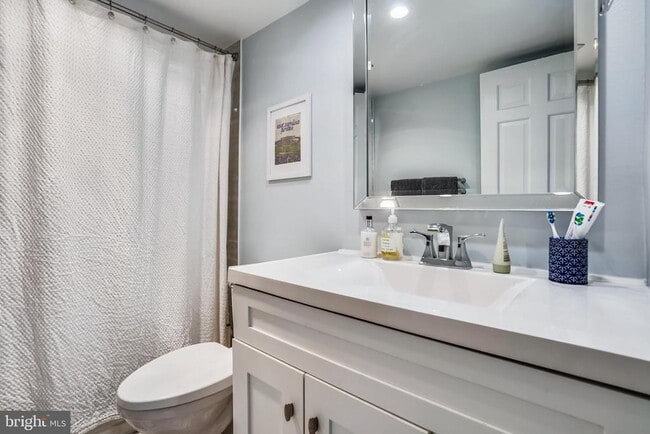 Building Photo - 7621 Provincial Dr