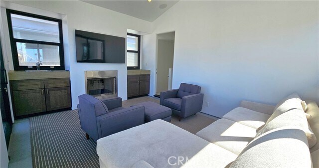 Building Photo - 237 1st St