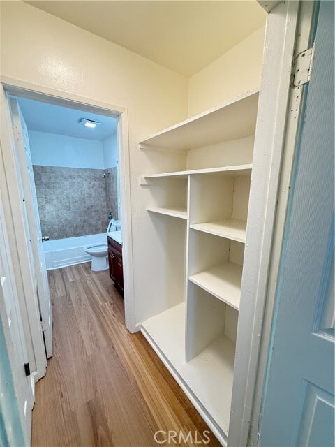 Building Photo - 469 E Algrove St