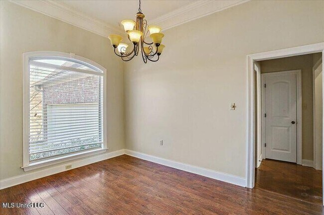 Building Photo - 852 Willow Grande Cir