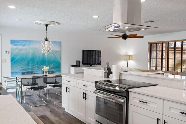 Building Photo - 3221 Spanish River Dr