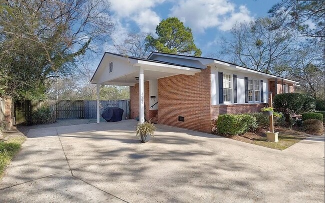 Building Photo - 2969 Roswell Ln