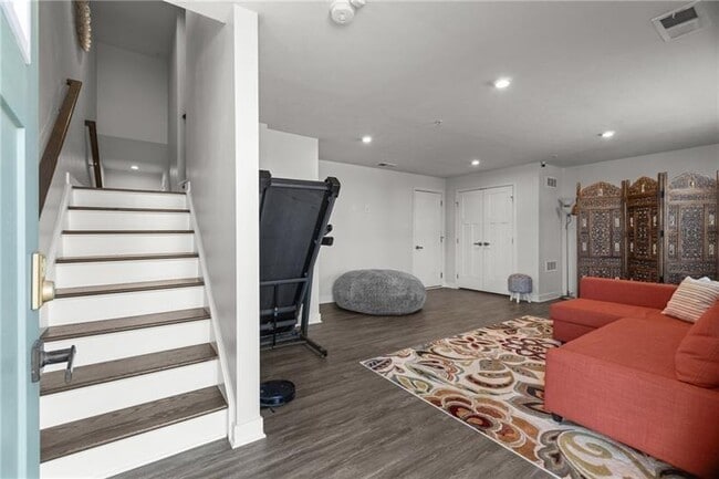 Building Photo - 600 Amarth Ln