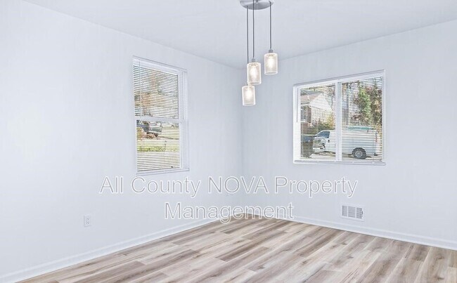 Building Photo - 5606 Elberton Pl