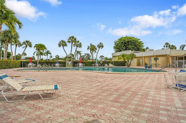 Building Photo - 2769 Ashley Dr W