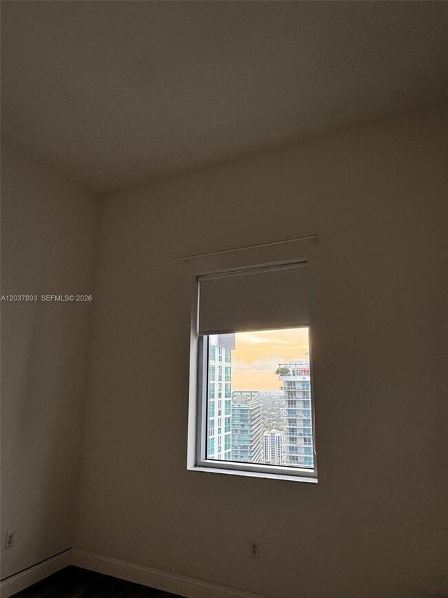Building Photo - 1060 Brickell Ave