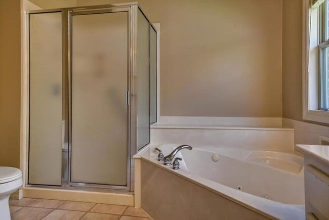 Building Photo - Executive Rental in Park Crest Meadows