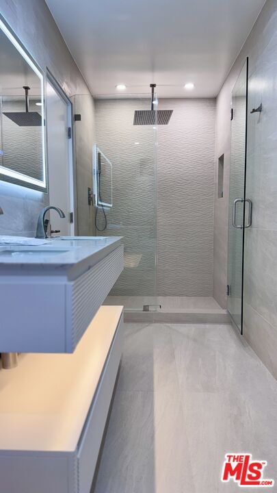 Building Photo - 414 N Palm Dr