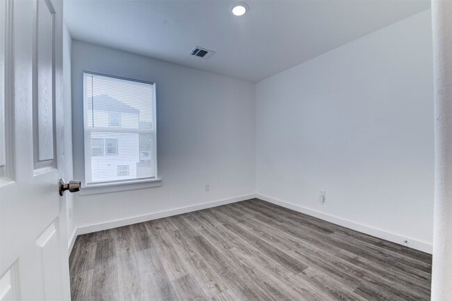 Building Photo - 6309 Sandra St