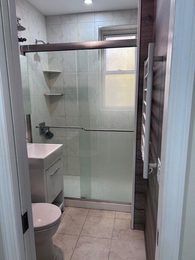 Building Photo - 6109 Monroe Pl