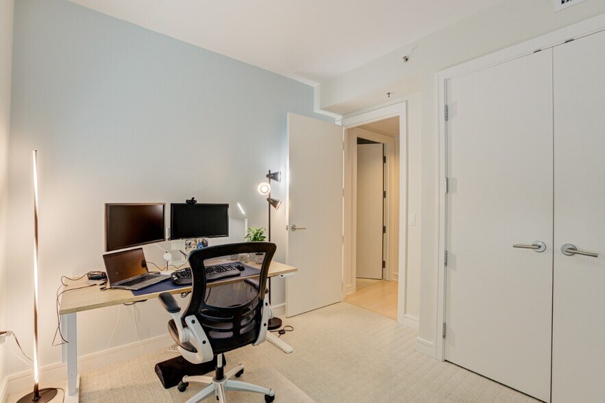 Building Photo - 631 Folsom St