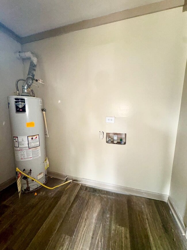 Building Photo - Unit B – Rear Home