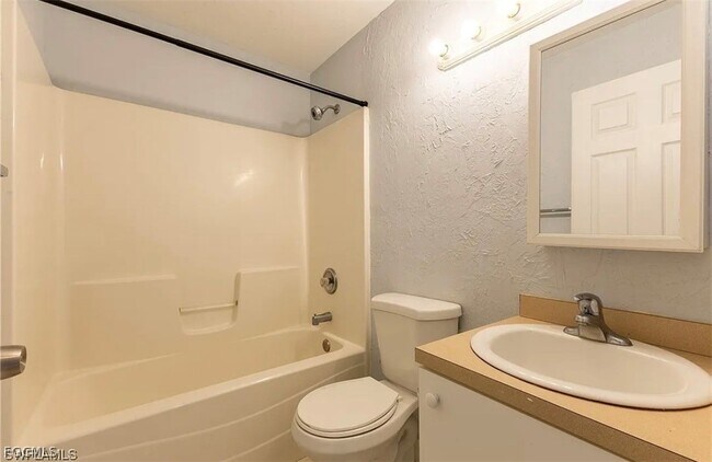 Building Photo - 4716 1st St SW