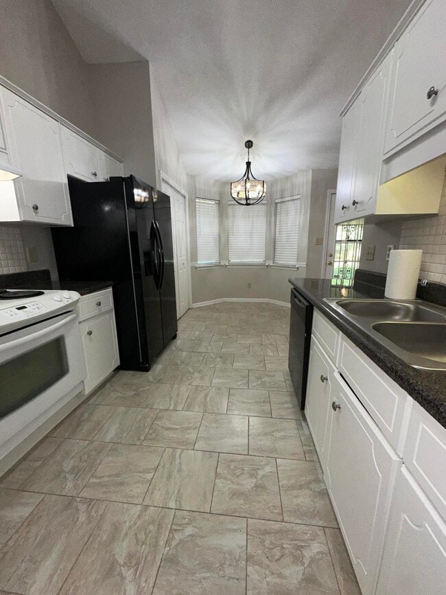 Building Photo - 517 Oak Chase Dr