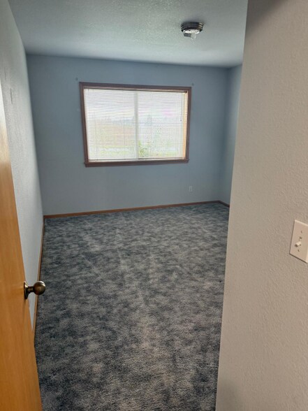 Building Photo - 9342 Sumas Rd