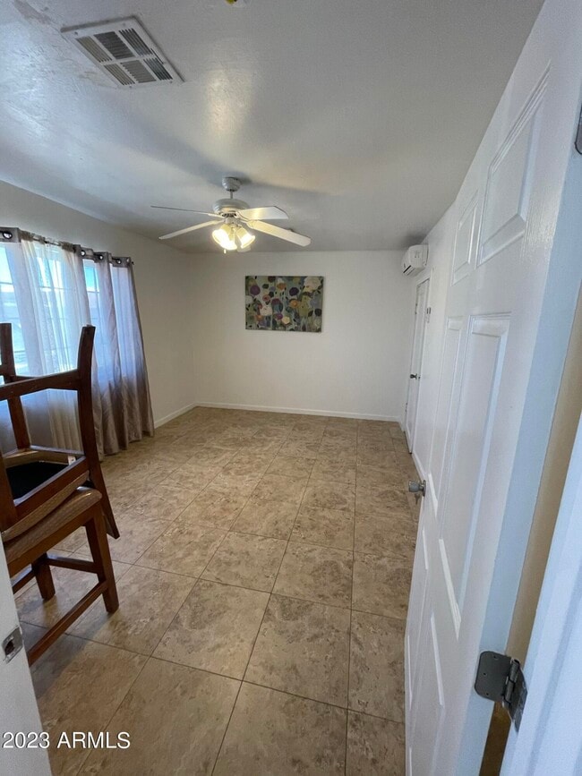 Building Photo - 1308 E Monroe St