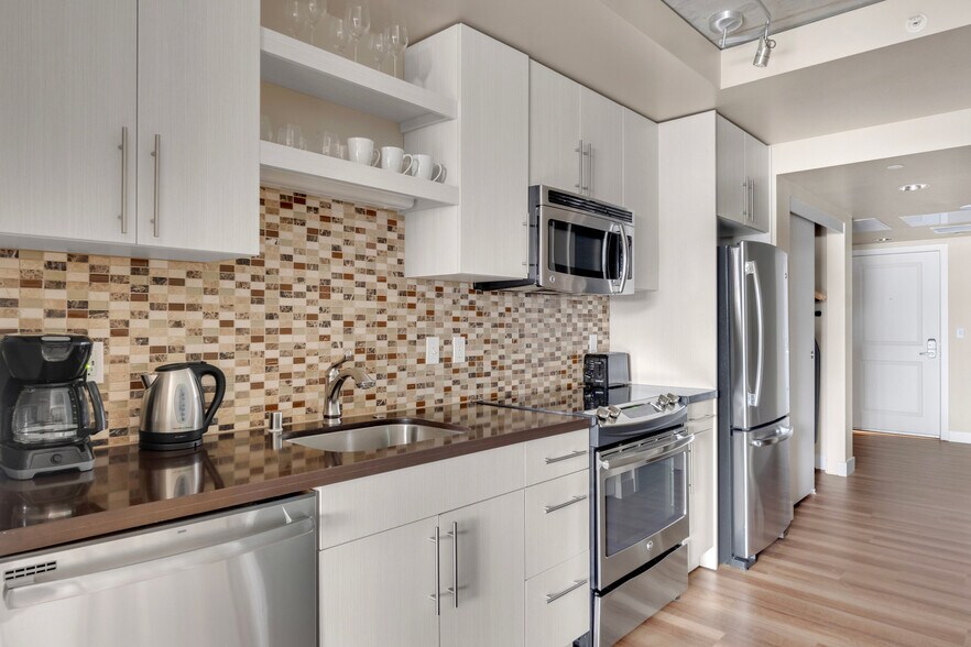 Building Photo - 101 Taylor Ave N