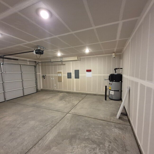 Building Photo - Brand New 4 Bedroom Home in Lennar's Cyan Community