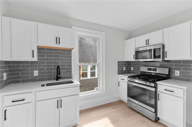 Building Photo - 26 Rowley St