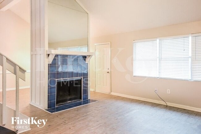 Building Photo - 11814 Perry Rd