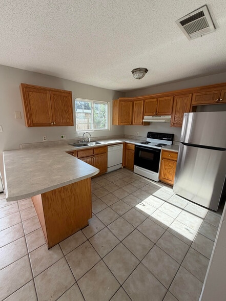 Building Photo - 1207 Canal St