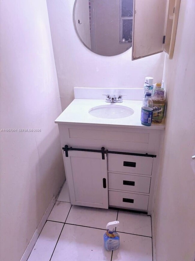 Building Photo - 3241 Willin St