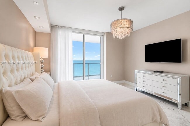 Building Photo - 3951 S Ocean Dr